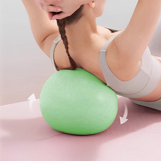 ballon pilates femme dos epaules